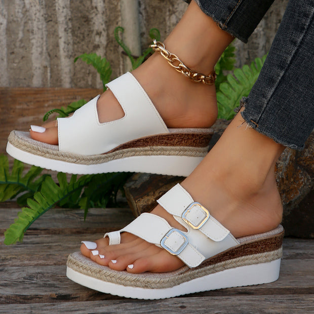 Slippers for women fashionable for outdoor wear